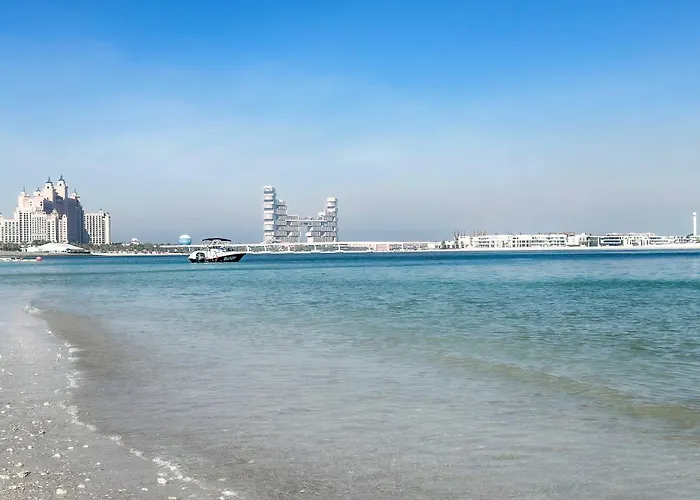 Cozy Beachfront 1 Bedroom Apartment - The 8