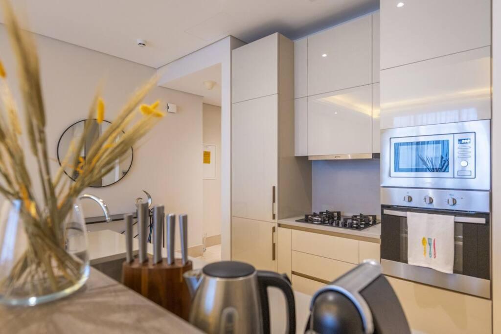 Cozy Beachfront 1 Bedroom - The 8 دبي