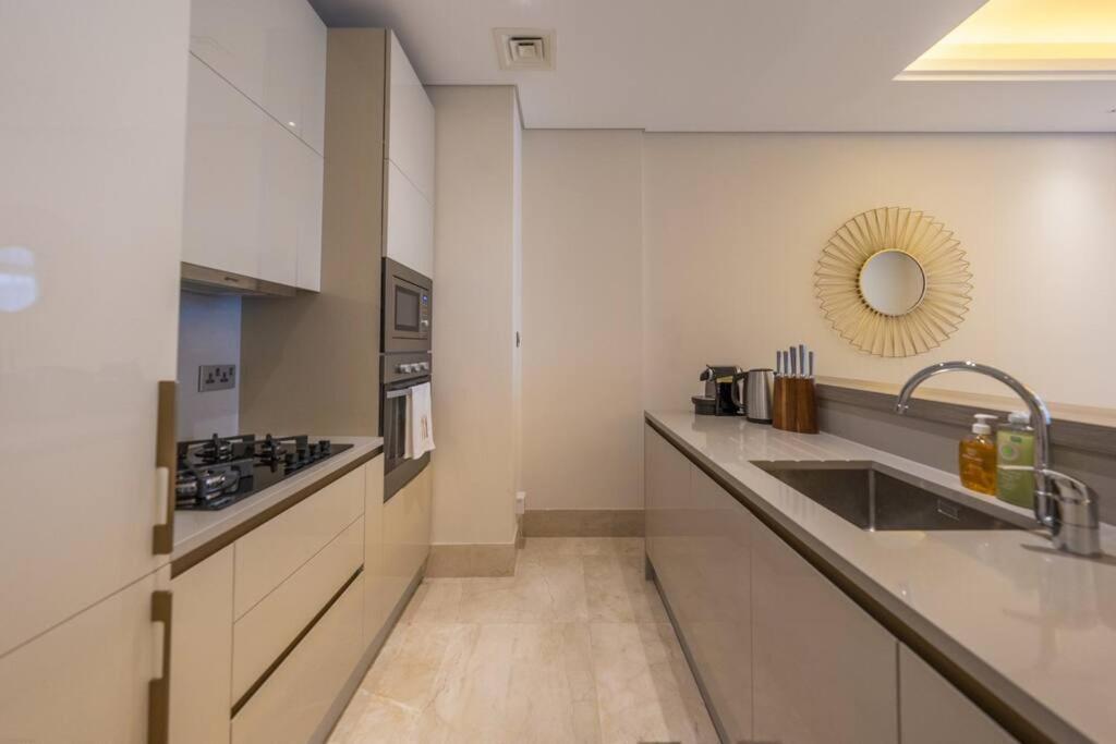 Cozy Beachfront 1 Bedroom - The 8 * دبي