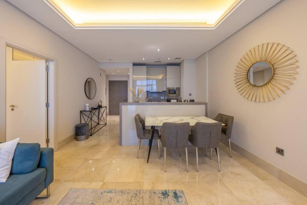 Cozy Beachfront 1 Bedroom - The 8 شقة