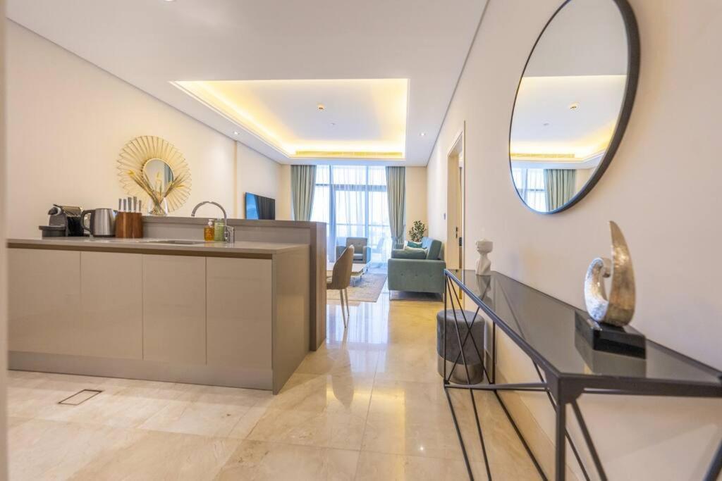 Cozy Beachfront 1 Bedroom - The 8 شقة *