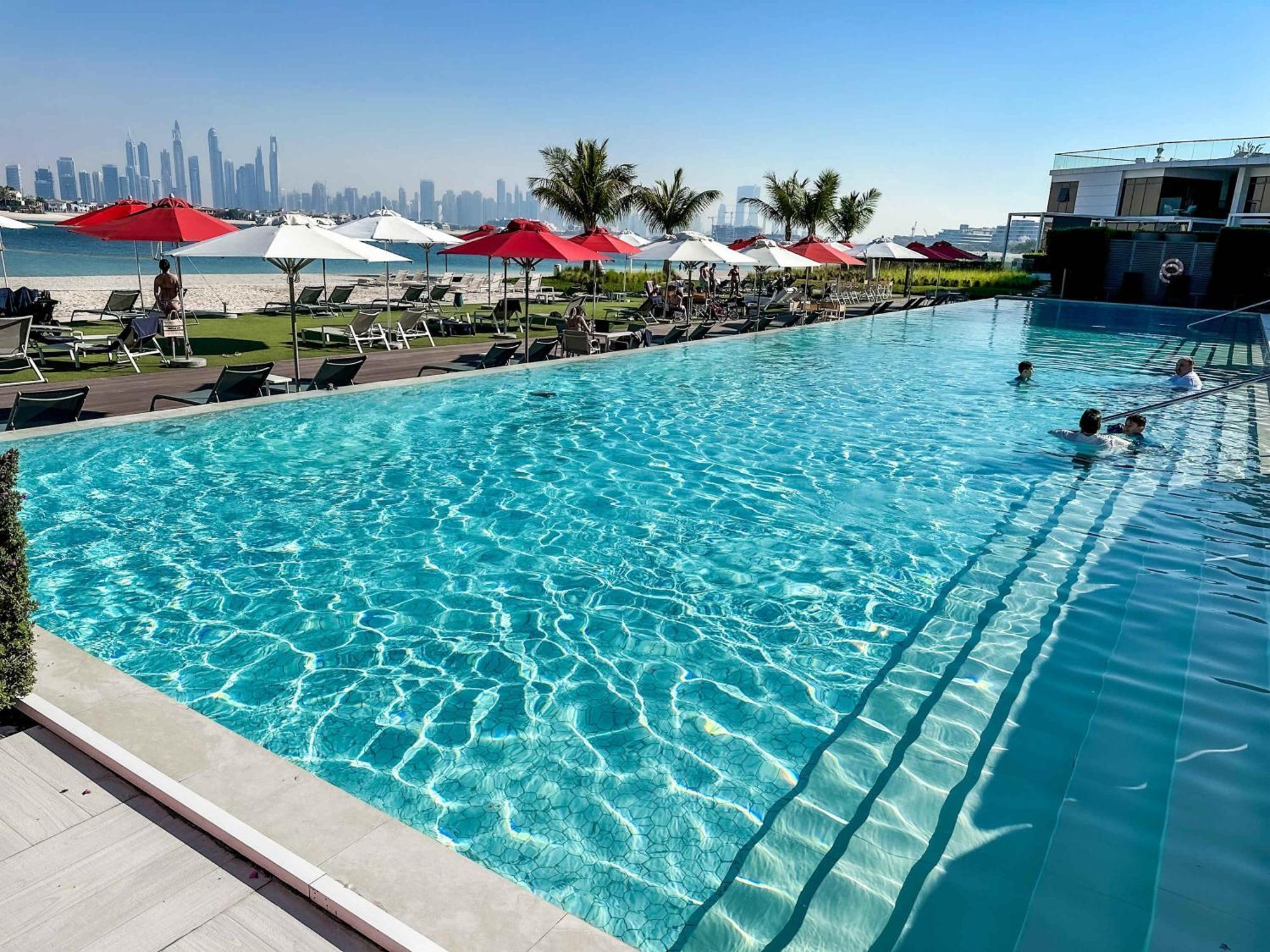شقة Cozy Beachfront 1 Bedroom - The 8 دبي